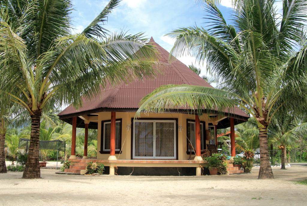 Le Palme Beach Resort Пандан Экстерьер фото