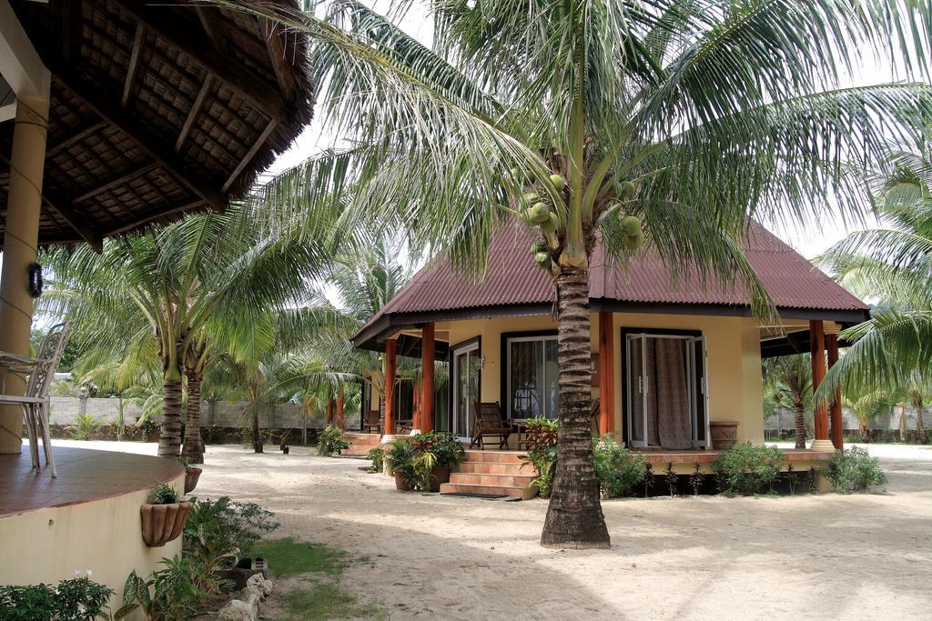 Le Palme Beach Resort Пандан Экстерьер фото